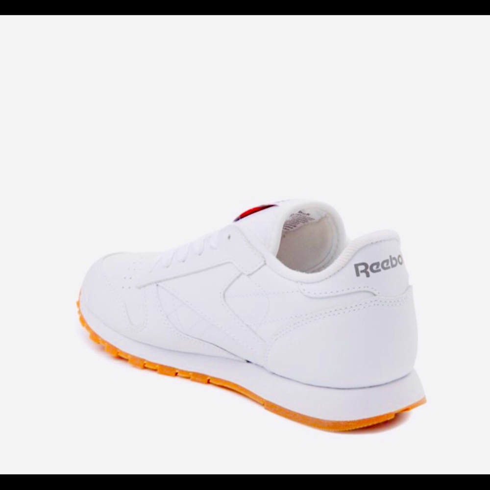 •WHITE & TAN COLOR KIDS REEBOK CLASSICS size 2.5